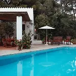 Villa En Cala Morell Con Piscina Privada En El Bosque