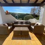 Villa Con Piscina Privada Y Gran Jardin