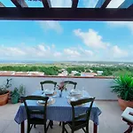 V. Lona: Beautiful Duplex With A Stunning Seaview