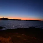 Casa con jardin ,vistas al mar y atardecer en Playas de Fornells