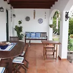 Confortable Chalet Individual Con Piscina Y Jardin