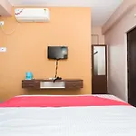 Oyo 10398 Hotel Parijayee