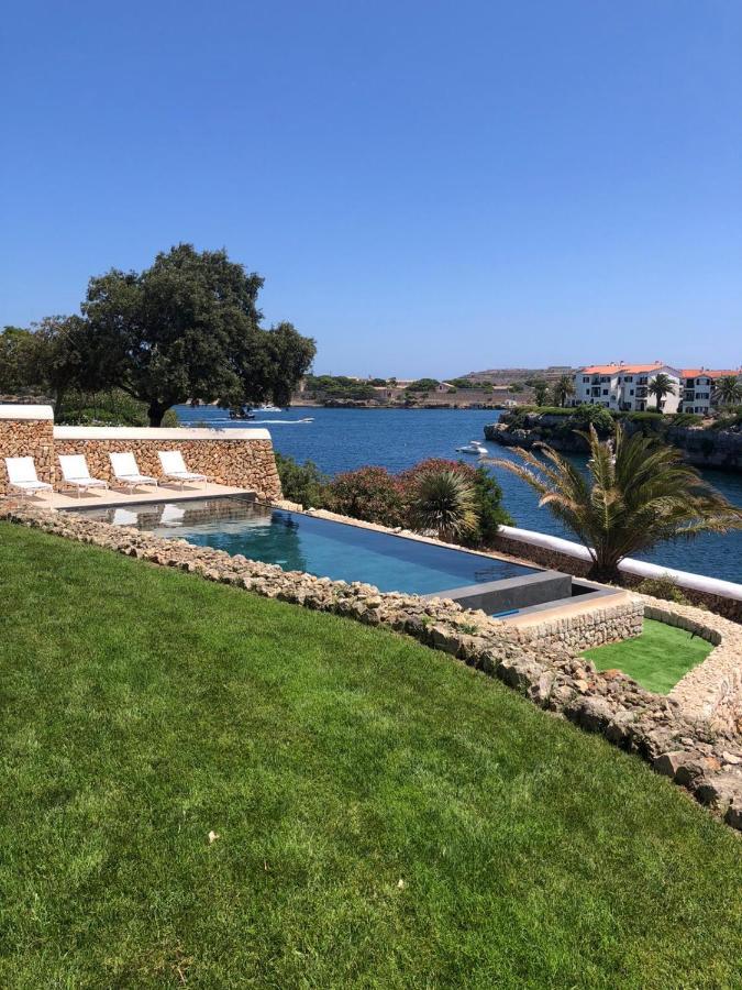 Villa Splendide Les Pieds Dans L'eau Dans La Baie De Mahon *
