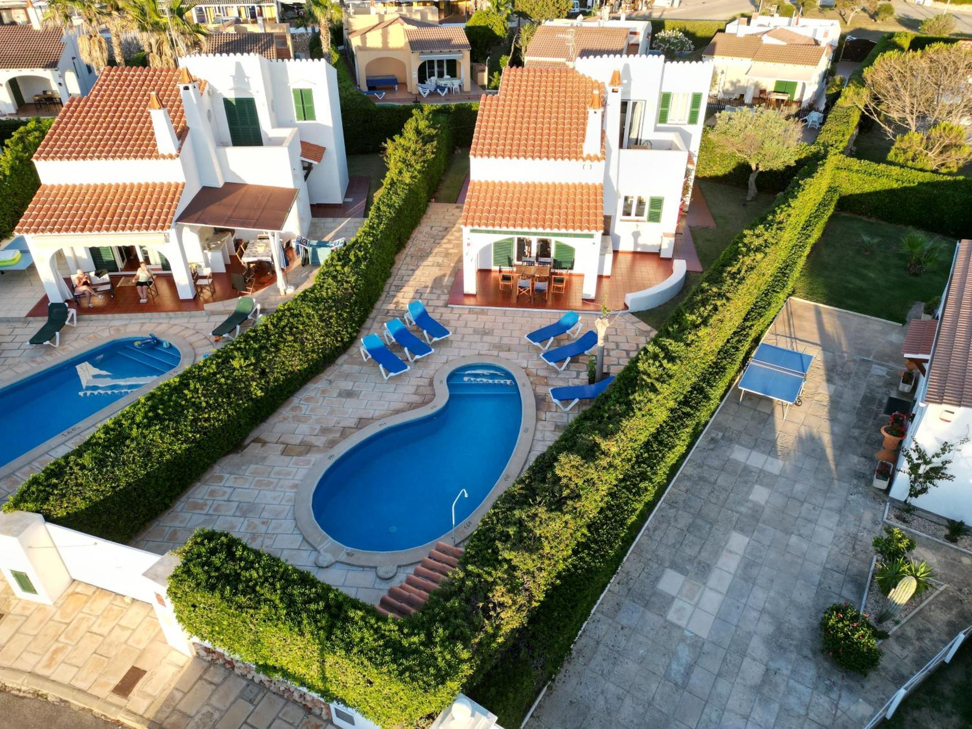 Lola, Seaviews, Private Pool & Lush Yard Villa